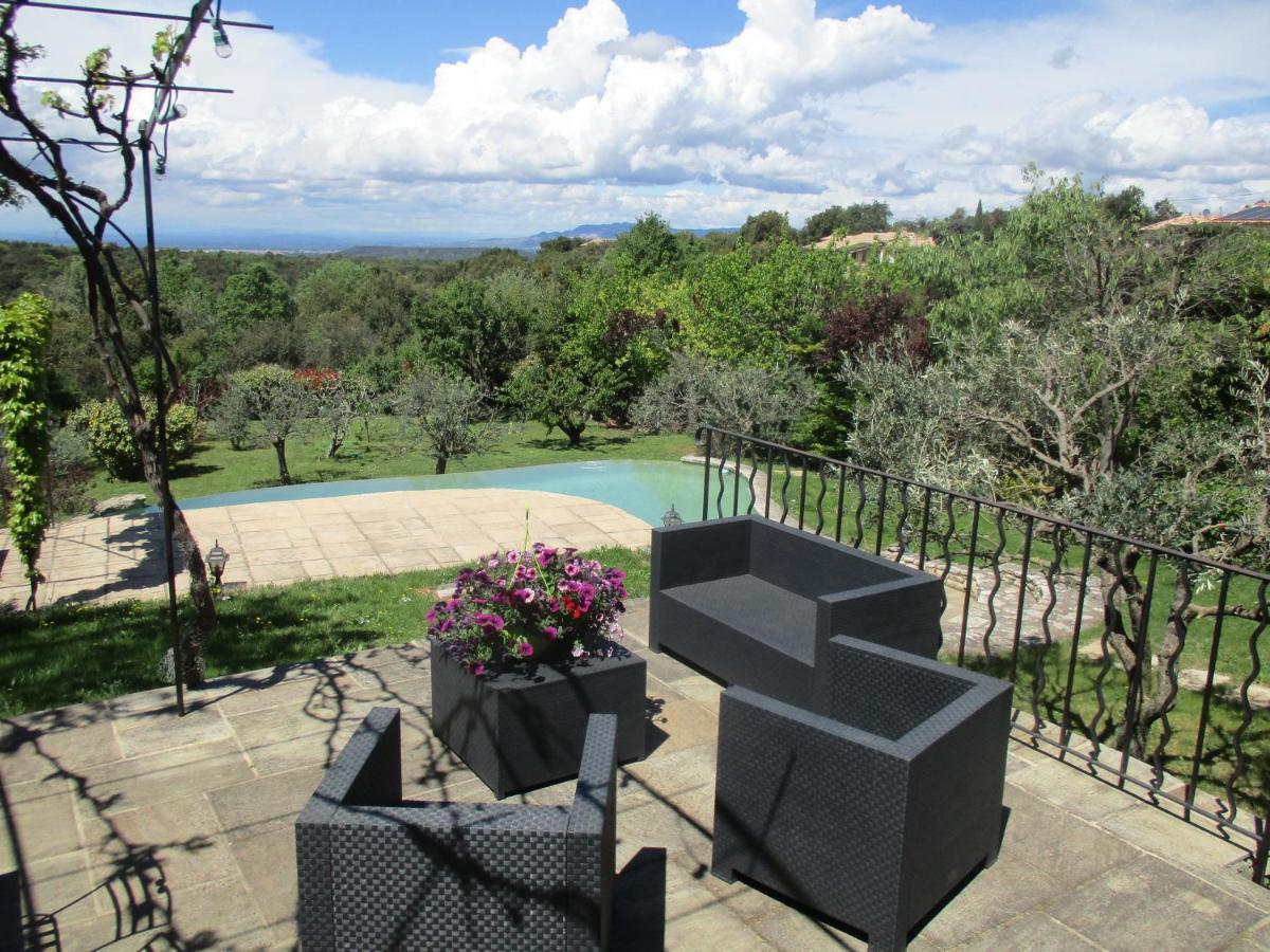 Gite Du Jardin Des Espuys Venasque Exterior foto